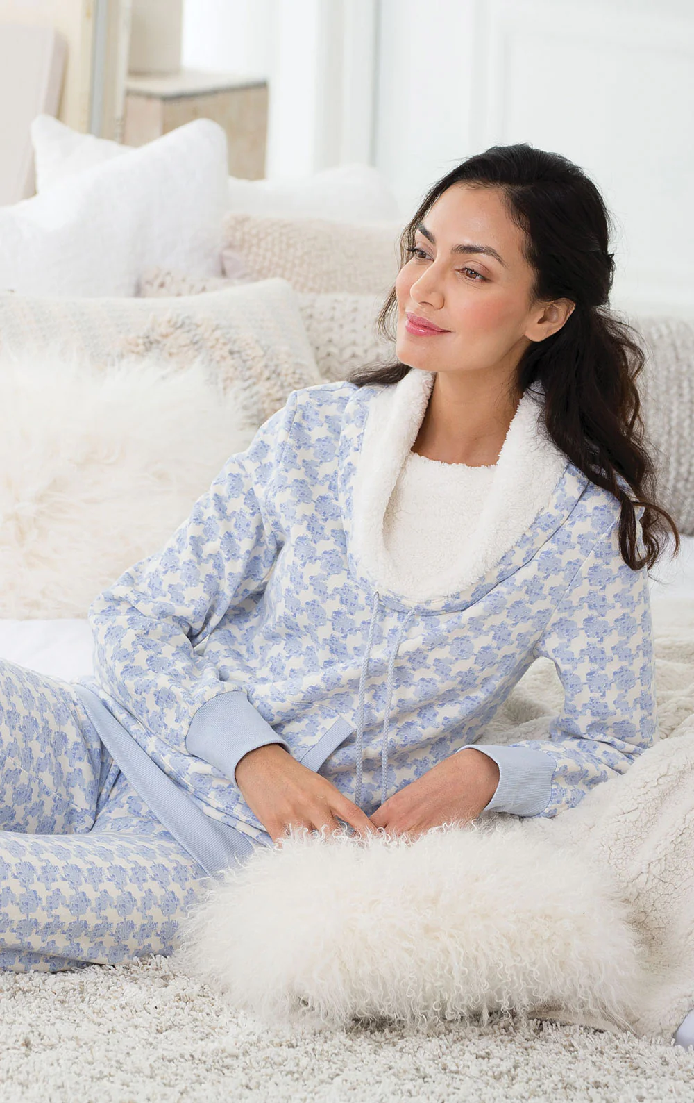 Chalet Shearling Rollneck Pajamas - Image 12