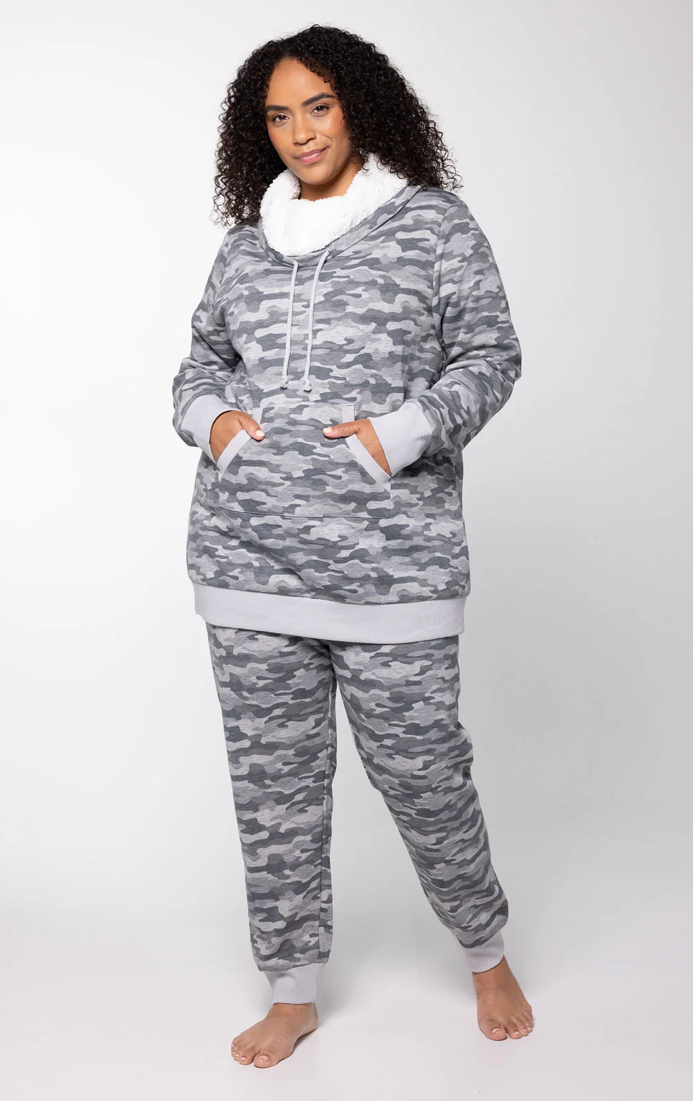 Chalet Shearling Rollneck Pajamas - Image 16