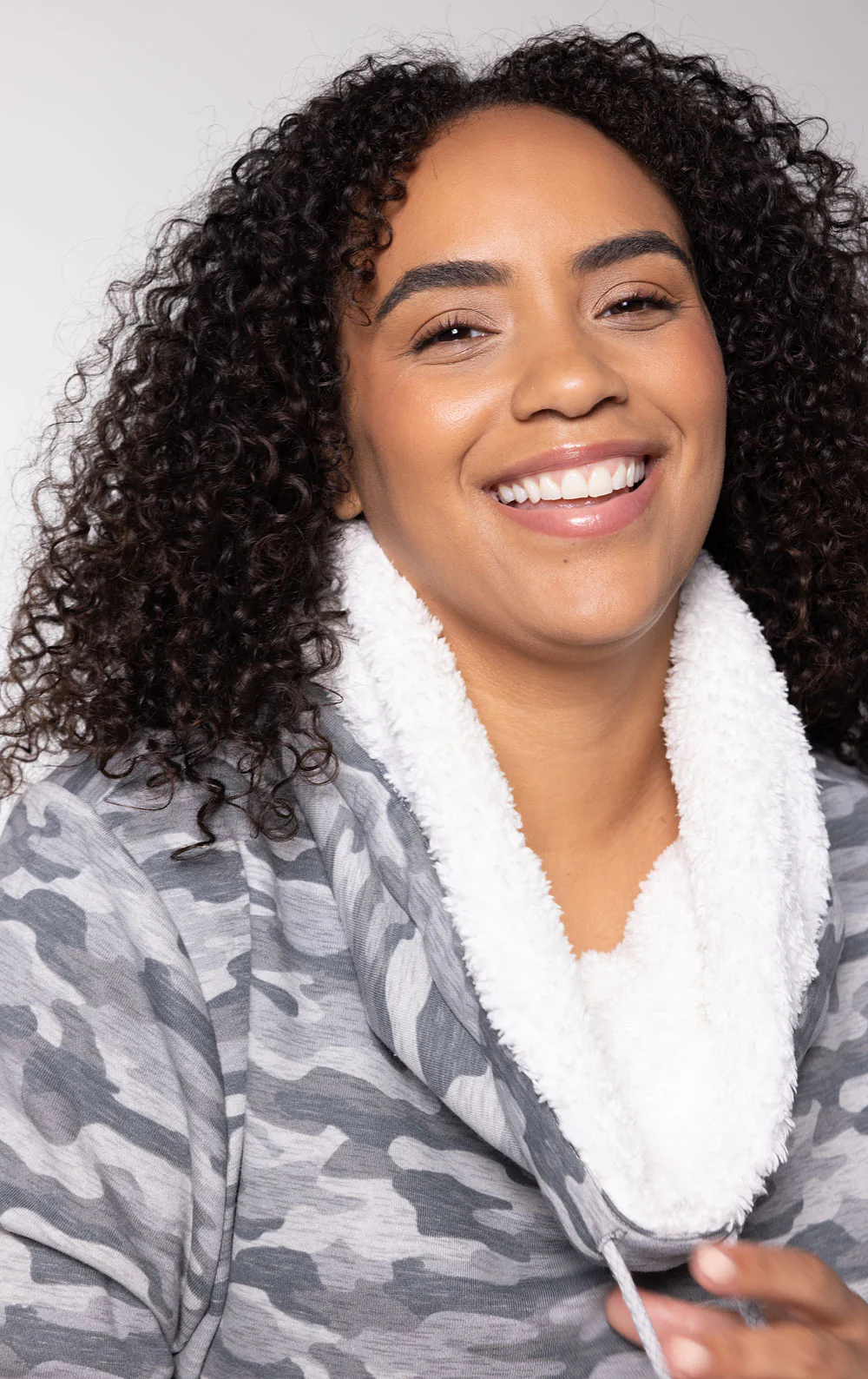 Chalet Shearling Rollneck Pajamas - Image 23