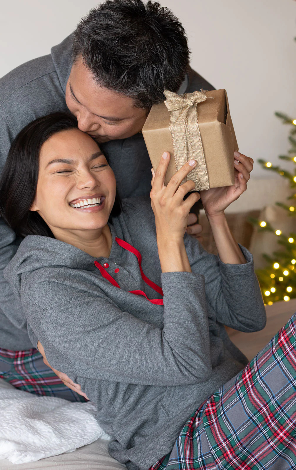 Gray Plaid Matching Couples Pajamas - Image 5