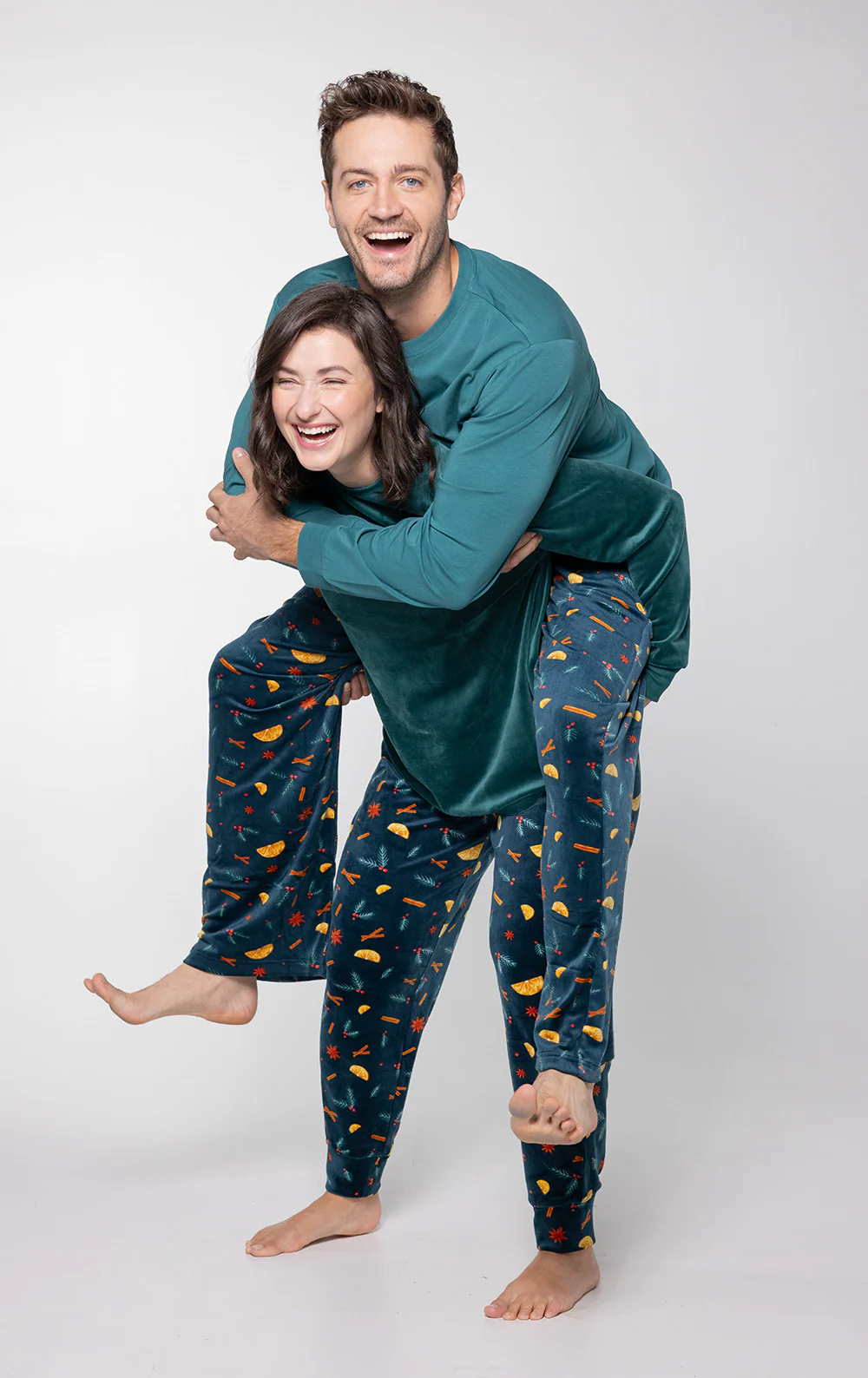 Holiday Garland Matching Couples Pajamas - Image 5
