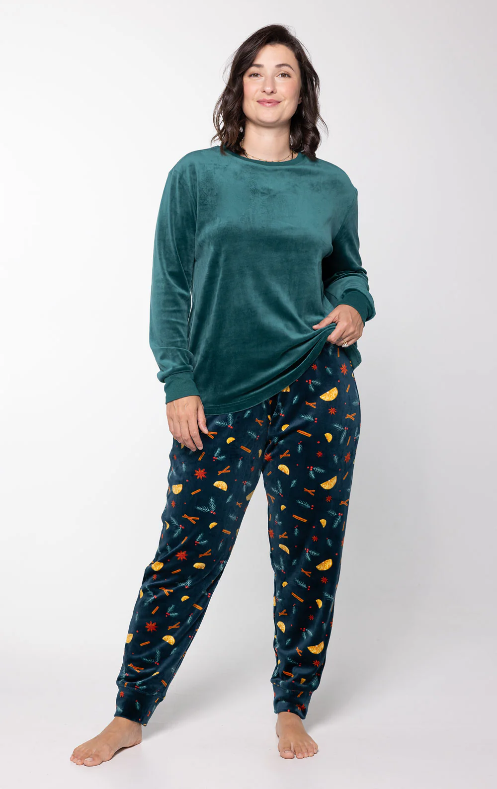 Holiday Garland Matching Couples Pajamas - Image 6